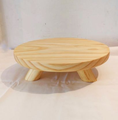 Imagen de Porta torta baja con patitas madera