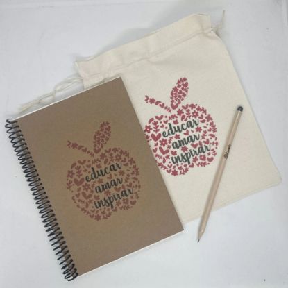 Imagen de KIT MAESTRA CUADERNO + BOLSA + LÁPIZ